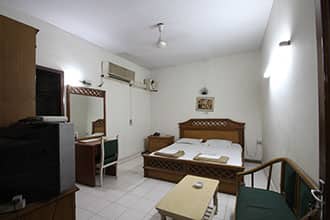 Hotel Dumpy Inn, New Delhi 2